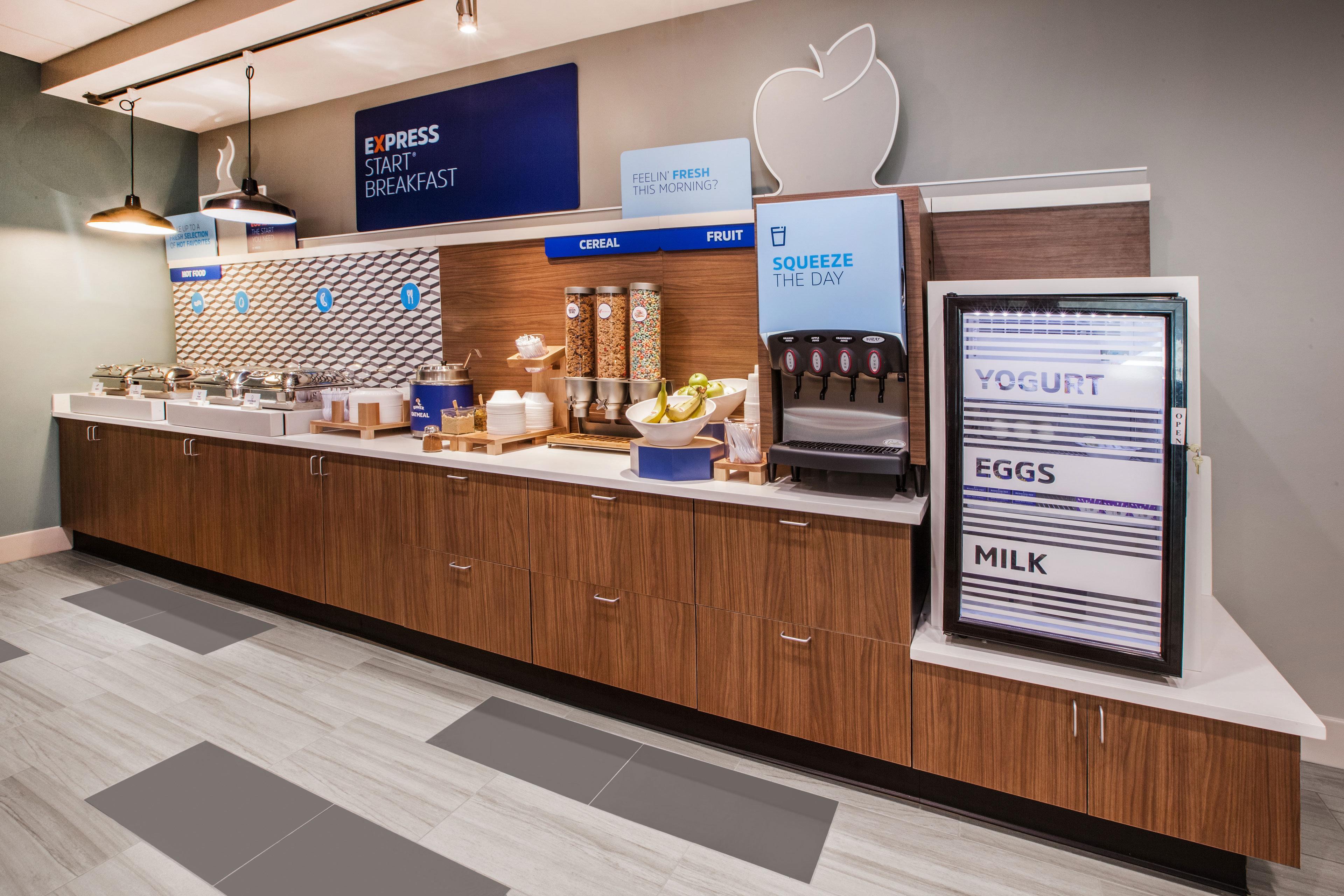 Holiday Inn Express Charleston-Civic Center By Ihg Esterno foto