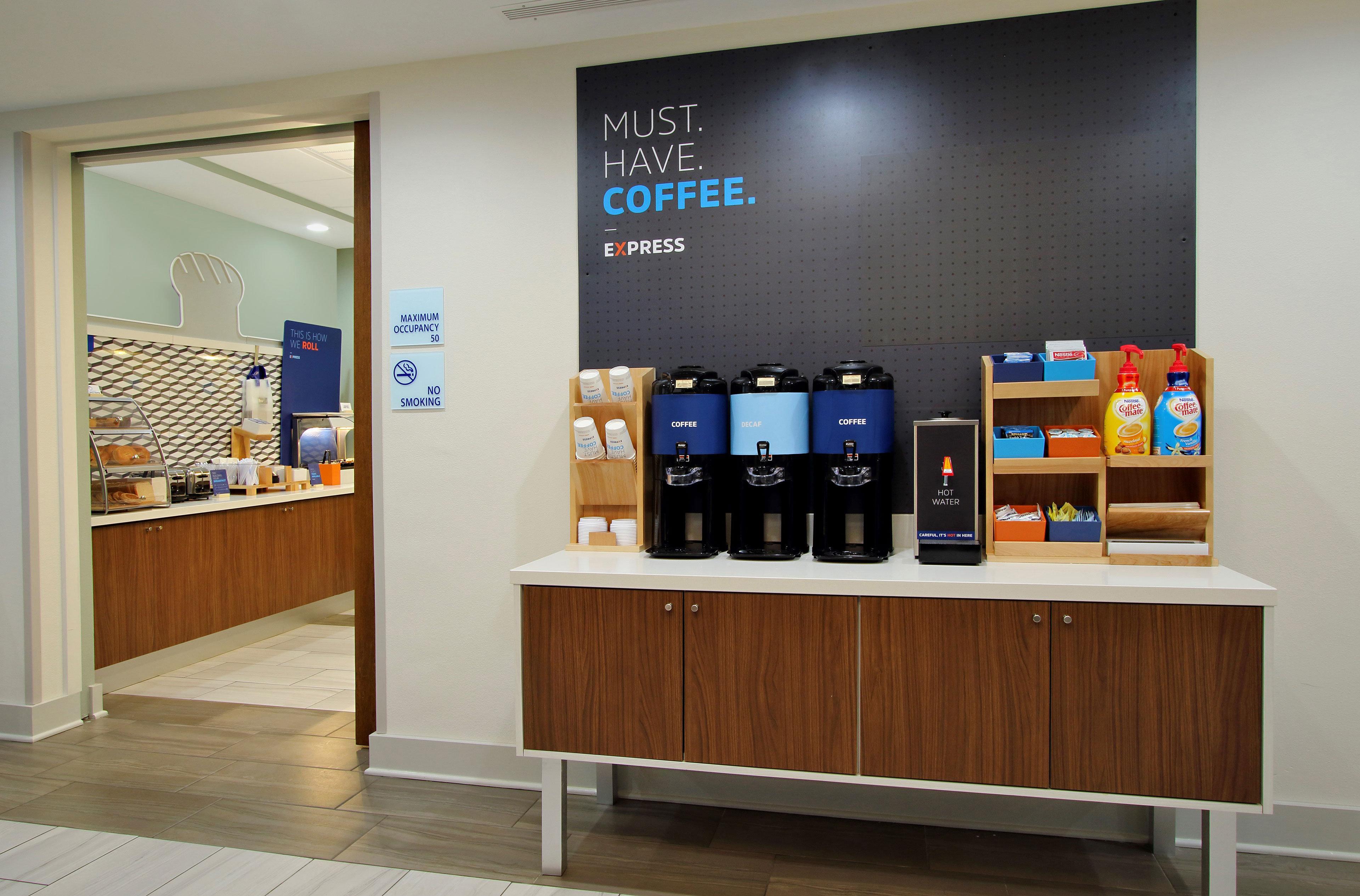 Holiday Inn Express Charleston-Civic Center By Ihg Esterno foto