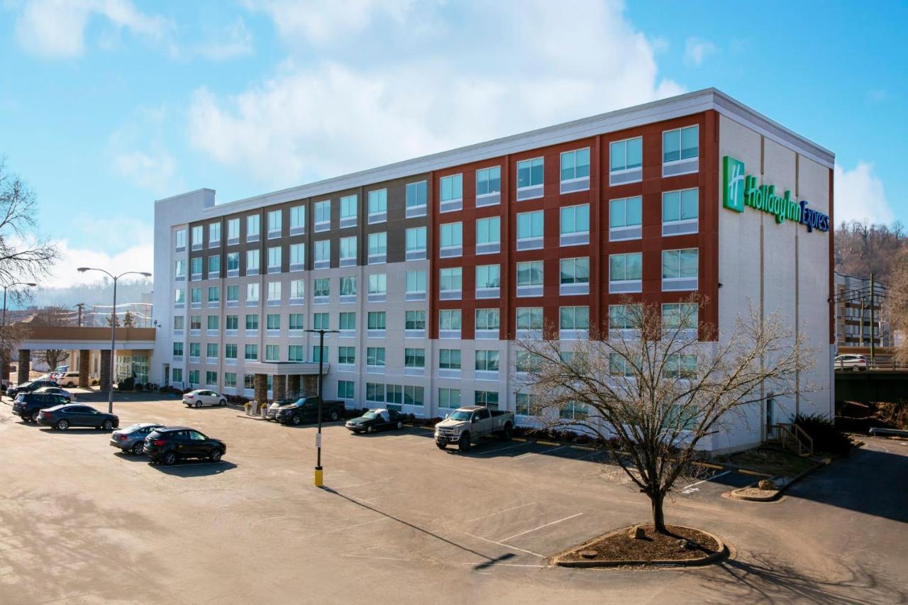Holiday Inn Express Charleston-Civic Center By Ihg Esterno foto