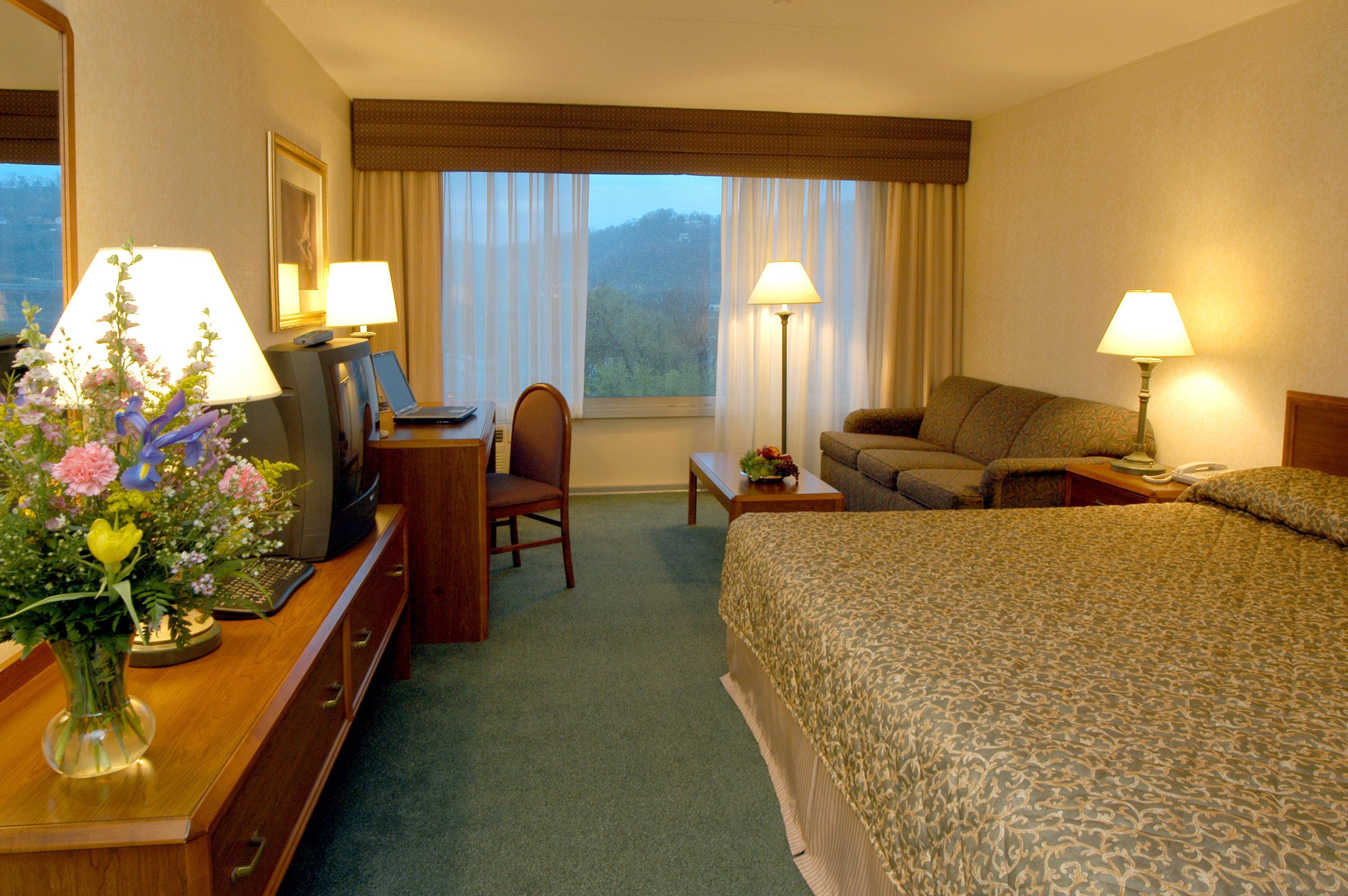 Holiday Inn Express Charleston-Civic Center By Ihg Esterno foto